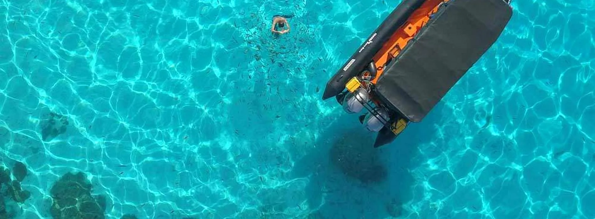 Bateau Tohora Bora Bora pour tours de snorkeling dans le lagon